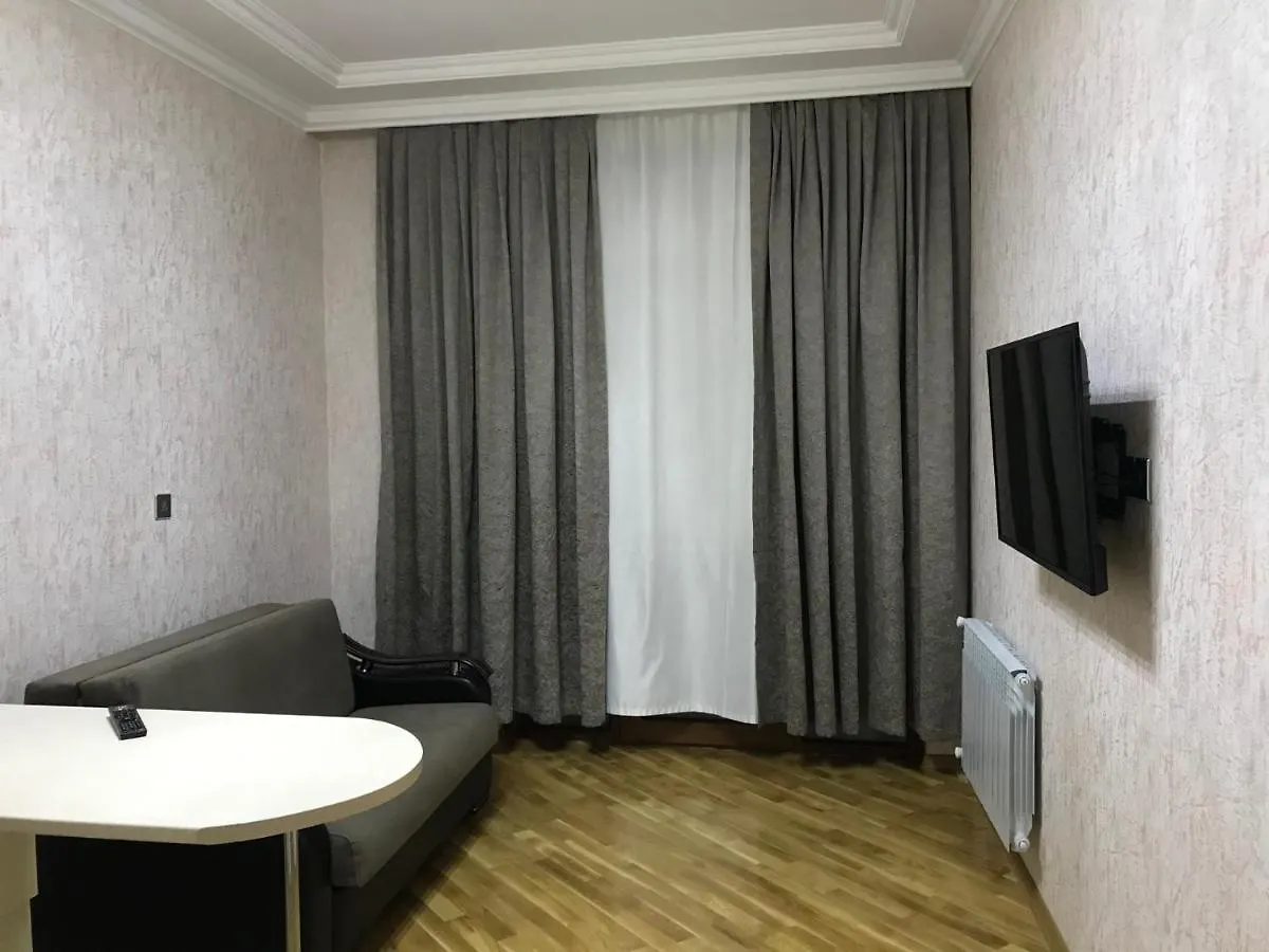 Inqilab Apartment Baky 0*,